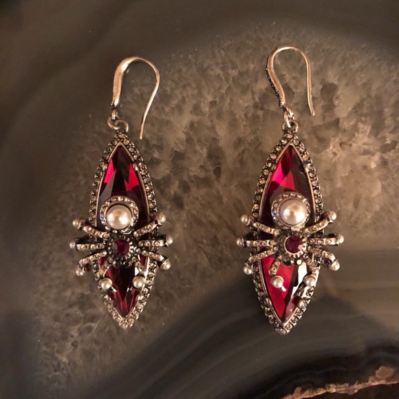 Oversized Spider Earrings Red - Picture 12 of 13